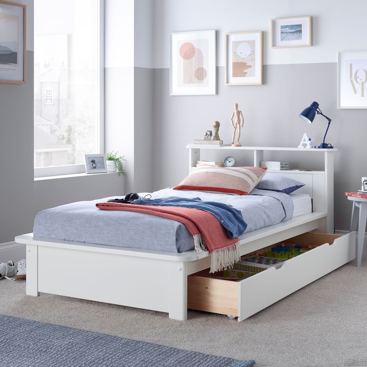 Fraser White Wooden Storage Bed With Storage Drawer (White)