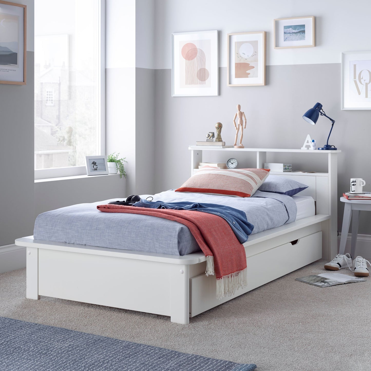 Fraser White Wooden Storage Bed With Storage Drawer (White)