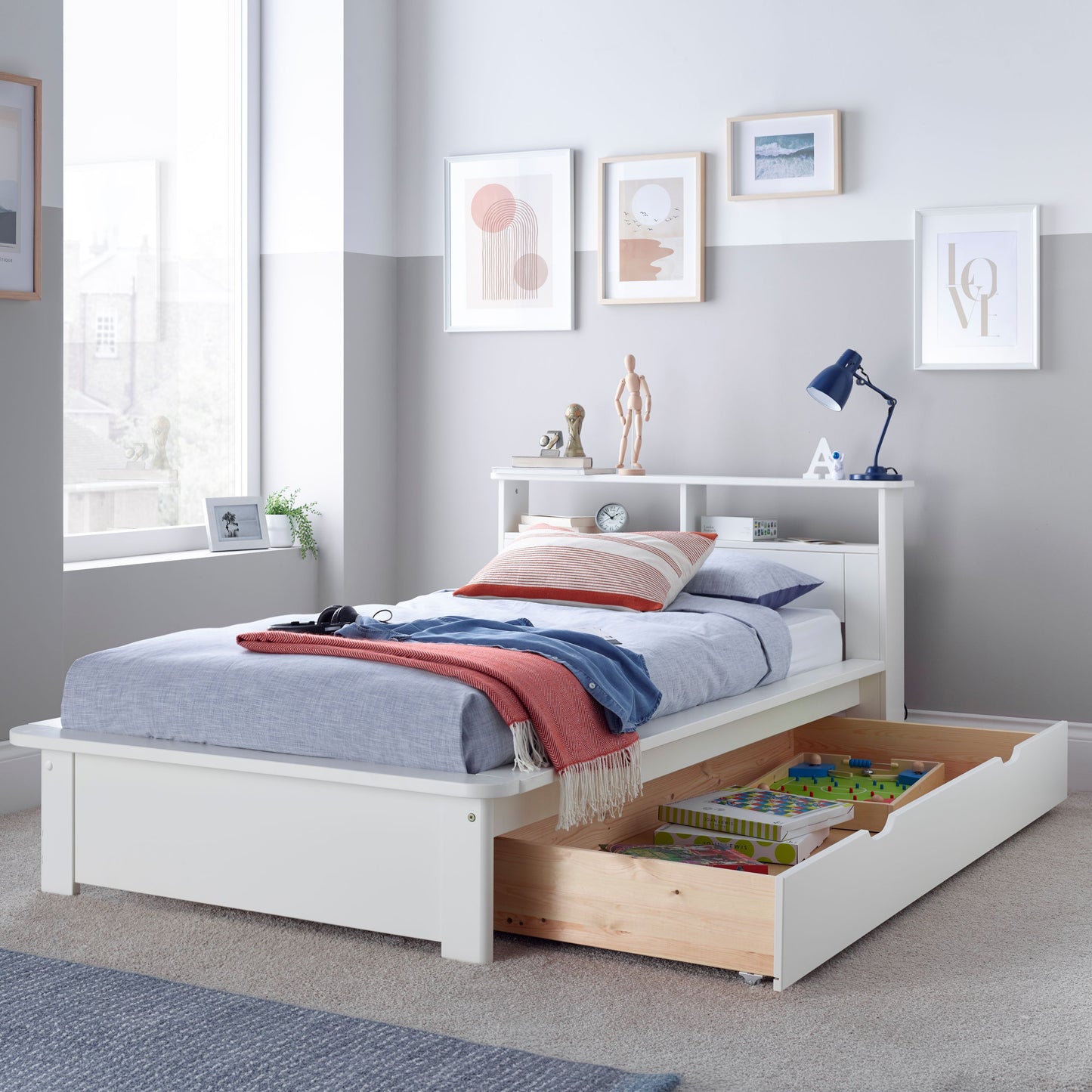 Fraser White Wooden Storage Bed With Storage Drawer (White)