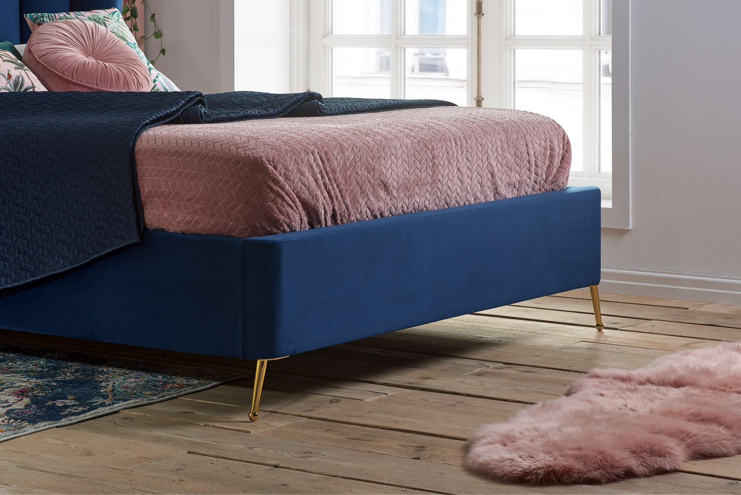 LOTTIE Ottoman bed