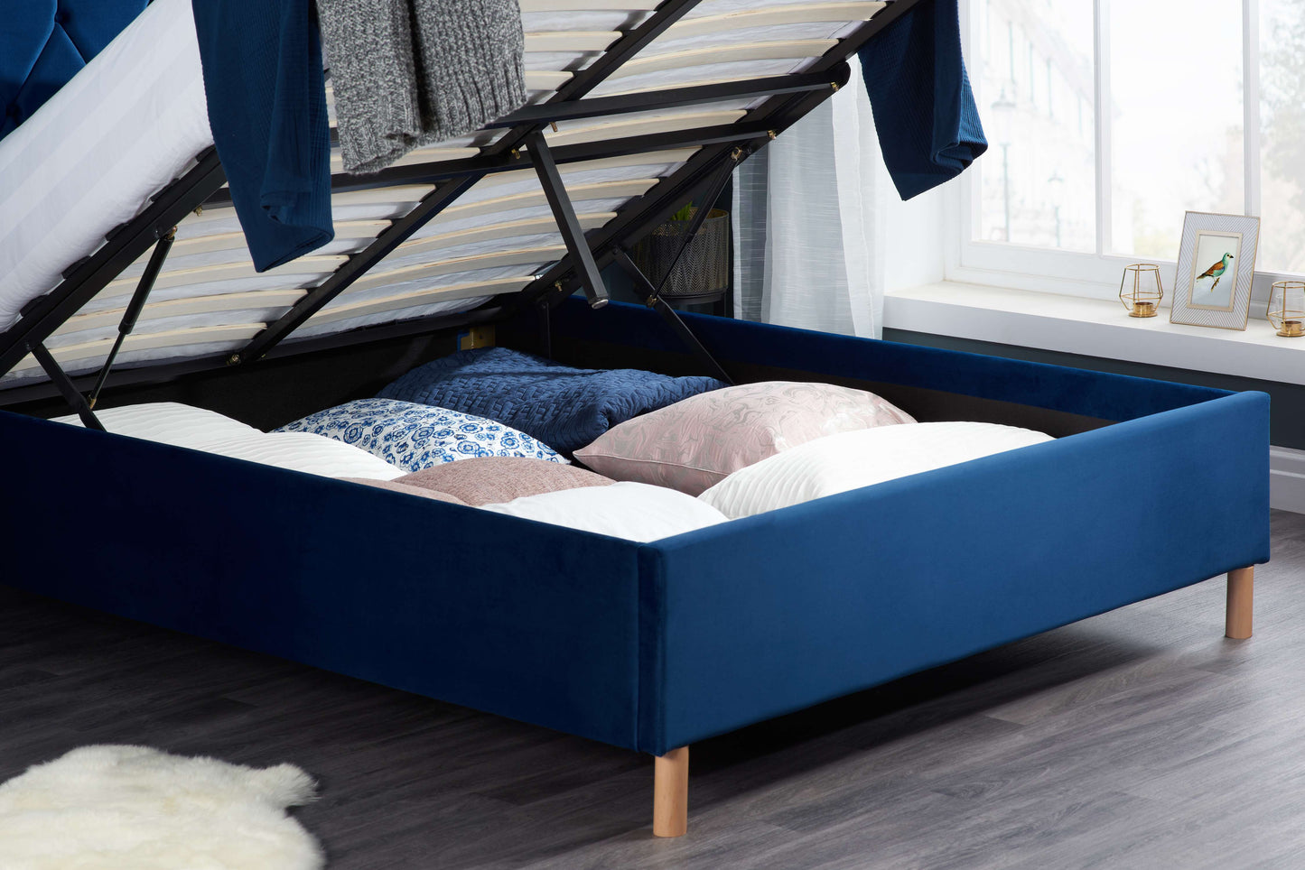 LOXLEY Ottoman bed